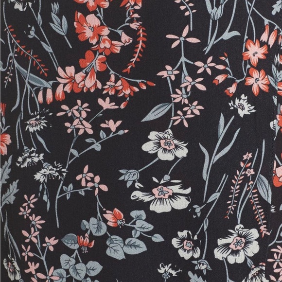 GLAMOROUS MAXI FLORAL DRESS - Picture 5 of 9